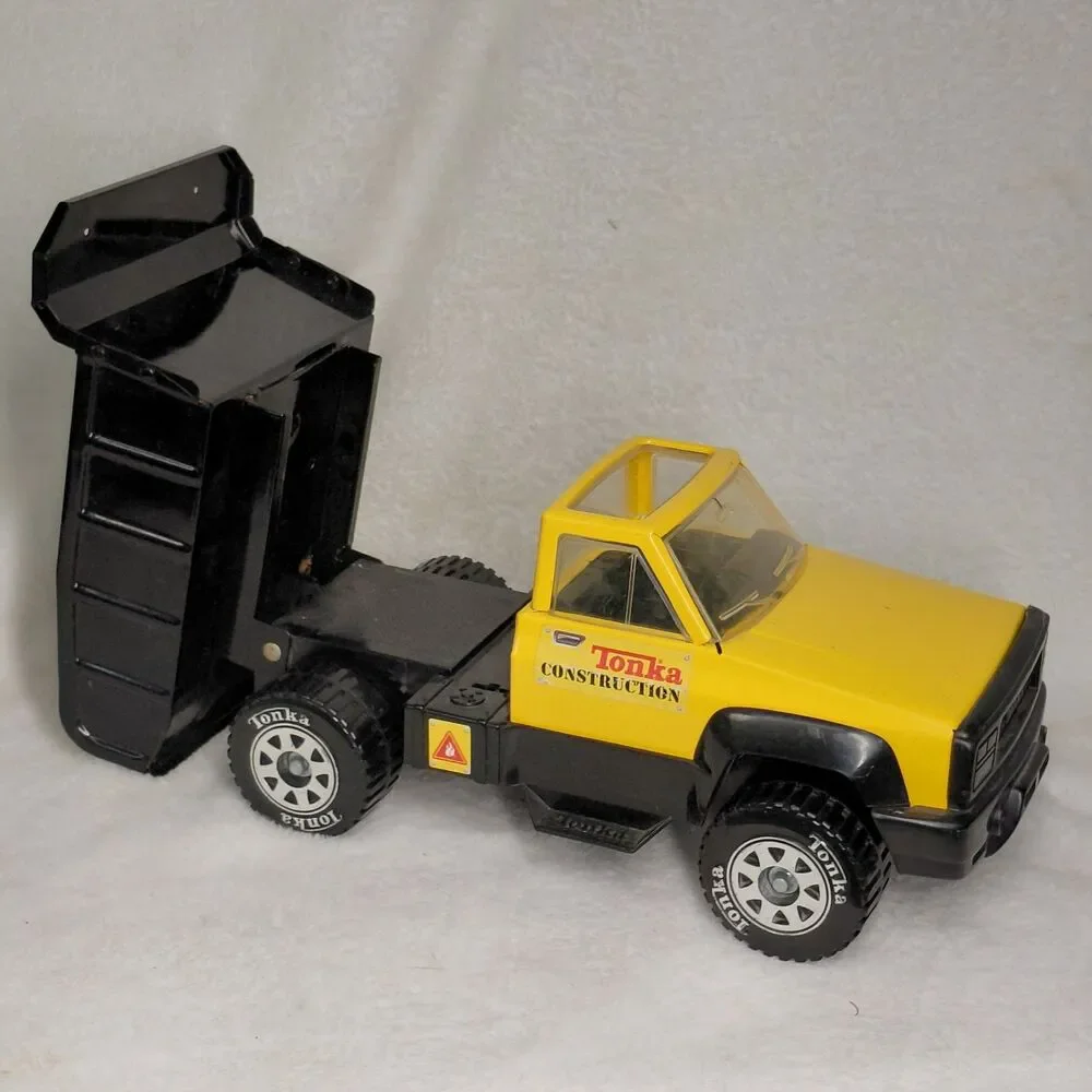 Vintage 2001 Tonka Construction Dump Truck Yellow Cab Black Bed Toy Hasbro 14